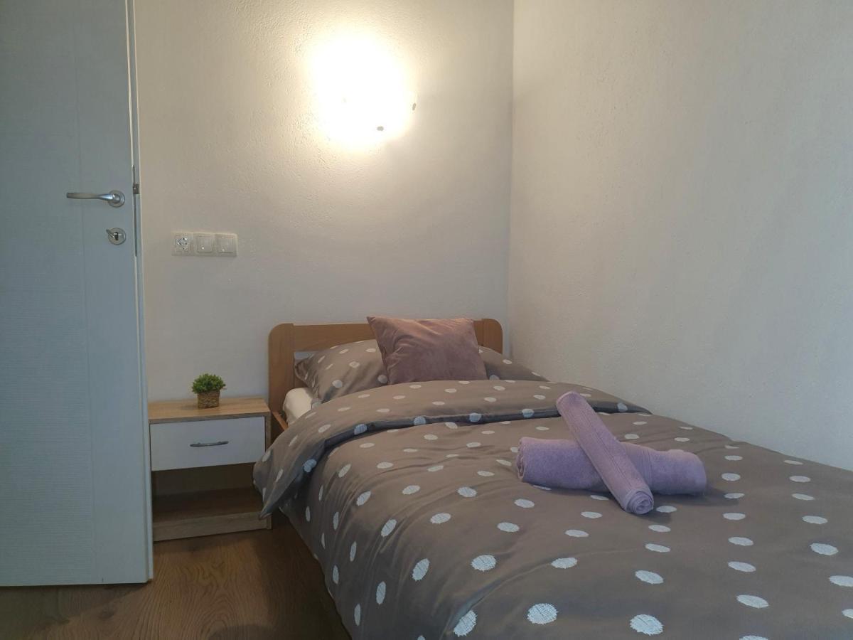 Apartment Rados Dugopolje Extérieur photo