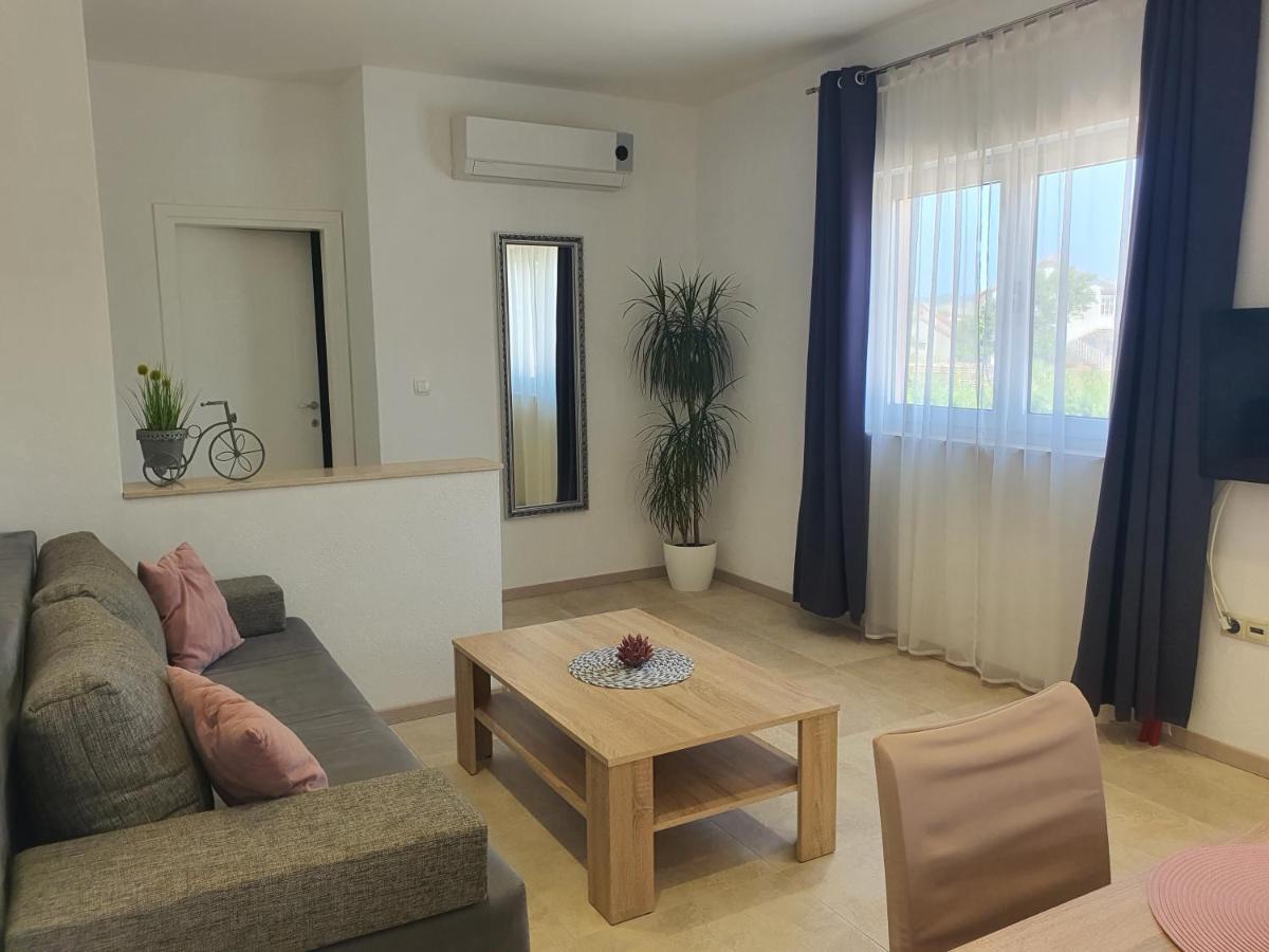 Apartment Rados Dugopolje Extérieur photo