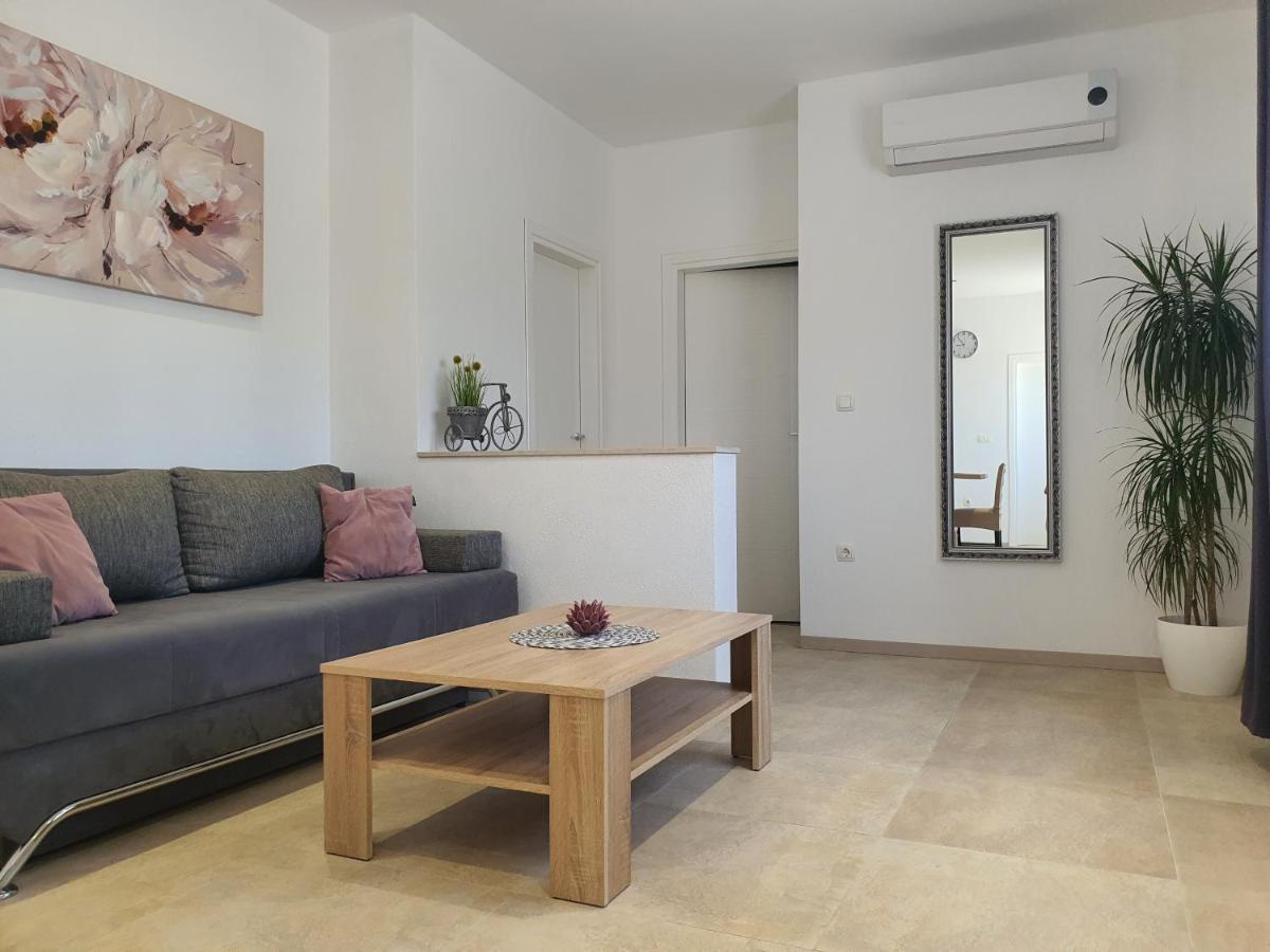 Apartment Rados Dugopolje Extérieur photo
